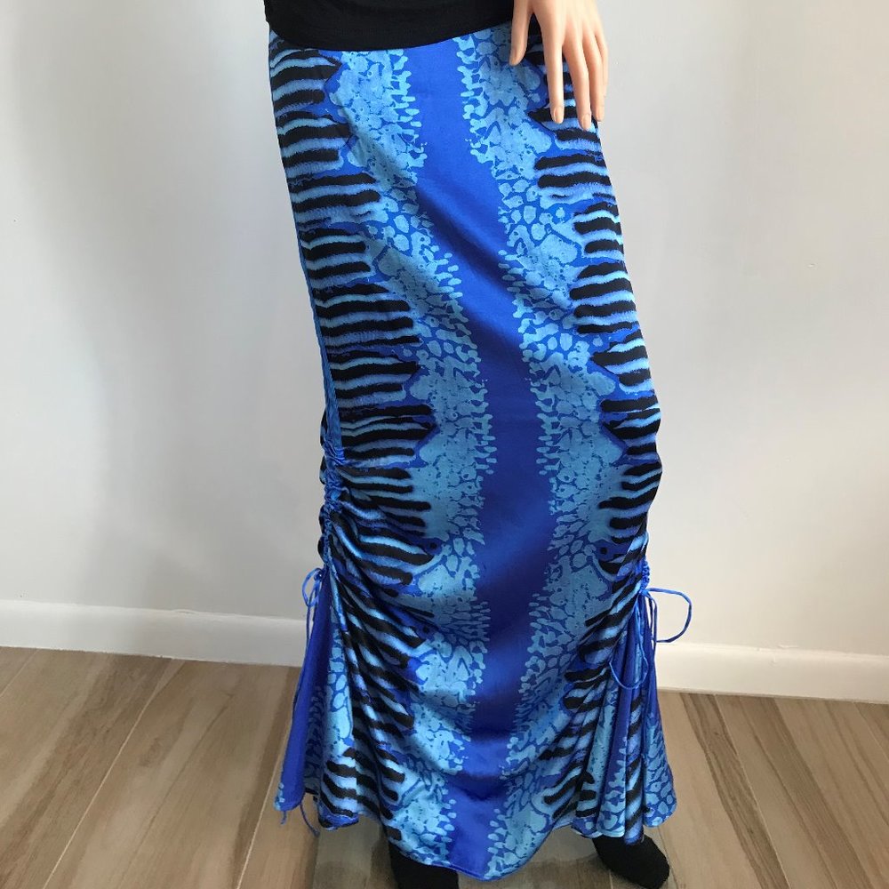 Side tie skirt